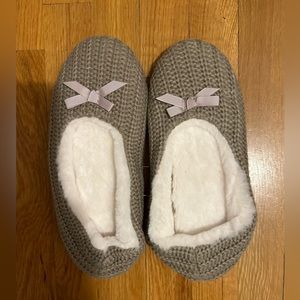 NEW - SLIPPERS (Rubber Bottom)